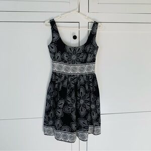 Maggy London Petite Black White Floral Mini Dress Size 4P